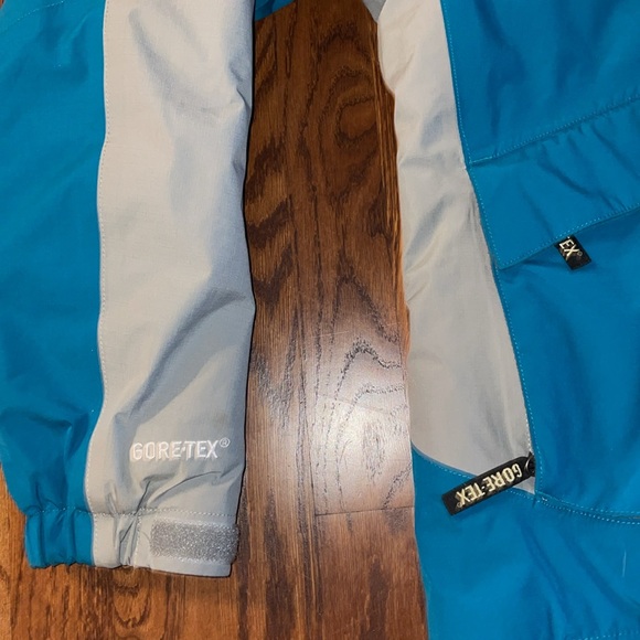 GSX insulated Gore-Tex jacket - Picture 5 of 15